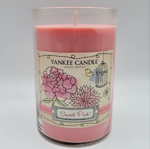 Yankee candle Sweet Pink 2014 Limited Edition Candle - Picture 1 of 4